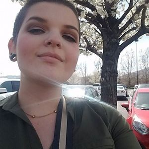 Meet your Posher, Lauren